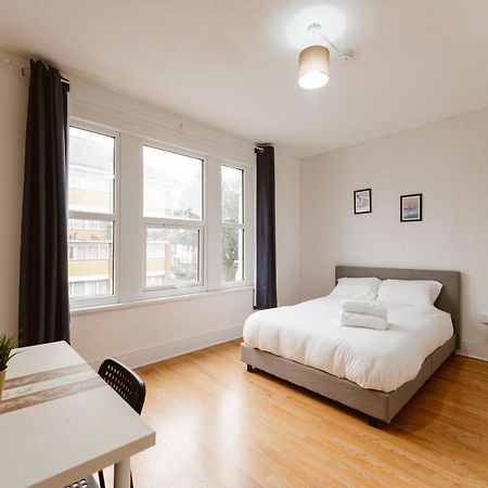 Great Rooms In Plaistow 런던 외부 사진