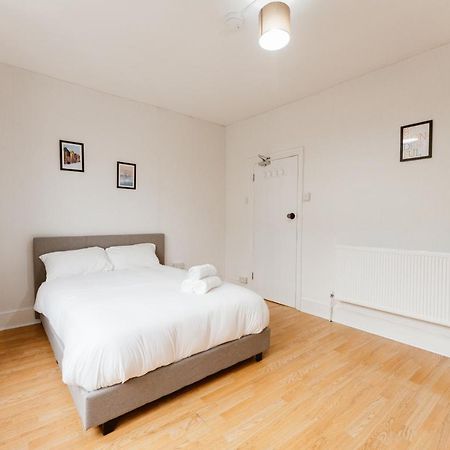 Great Rooms In Plaistow 런던 외부 사진