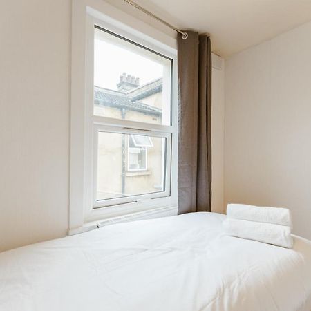 Great Rooms In Plaistow 런던 외부 사진