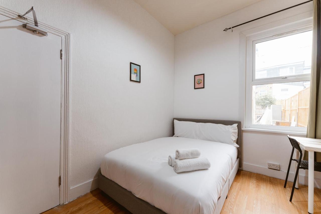 Great Rooms In Plaistow 런던 외부 사진
