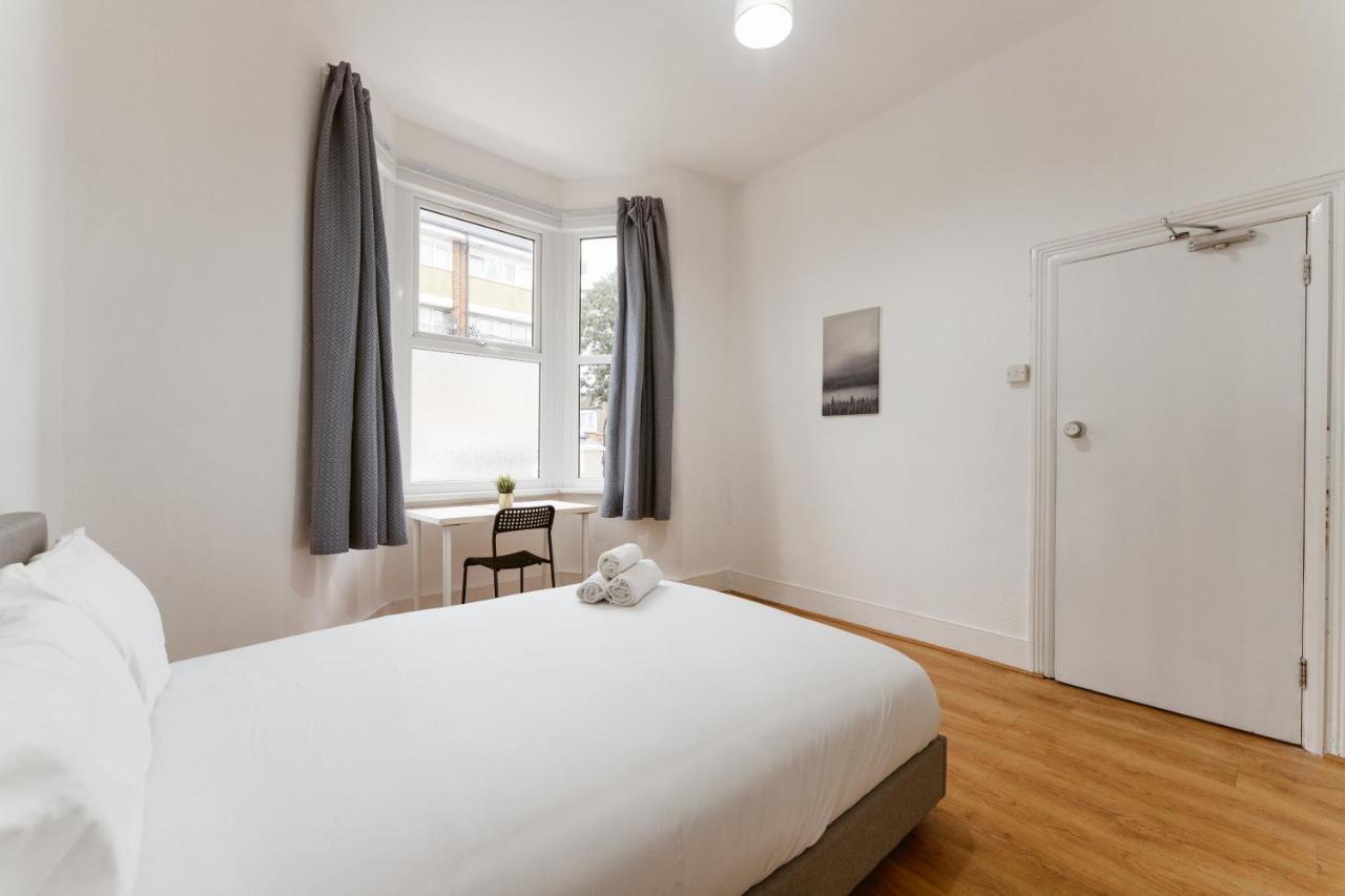 Great Rooms In Plaistow 런던 외부 사진