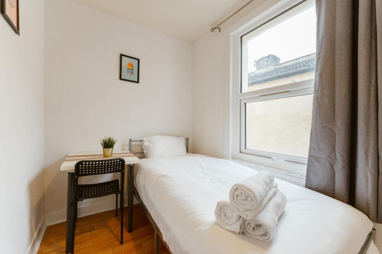 Great Rooms In Plaistow 런던 외부 사진