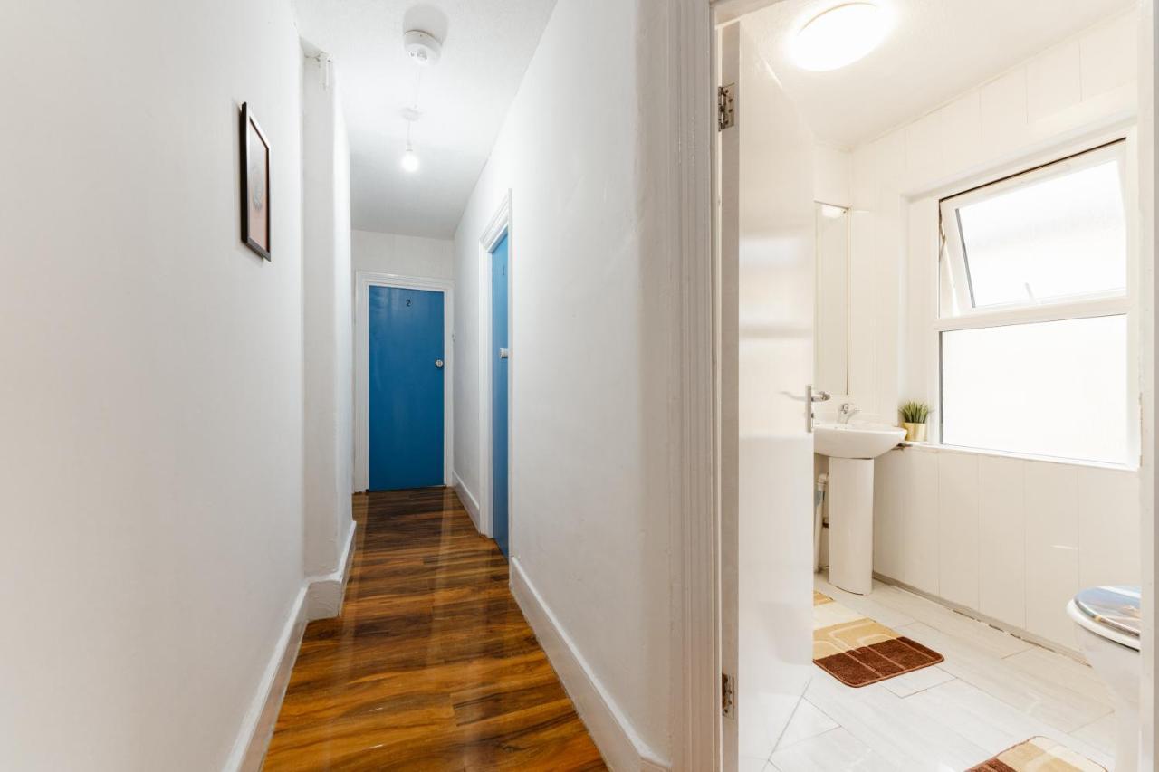 Great Rooms In Plaistow 런던 외부 사진