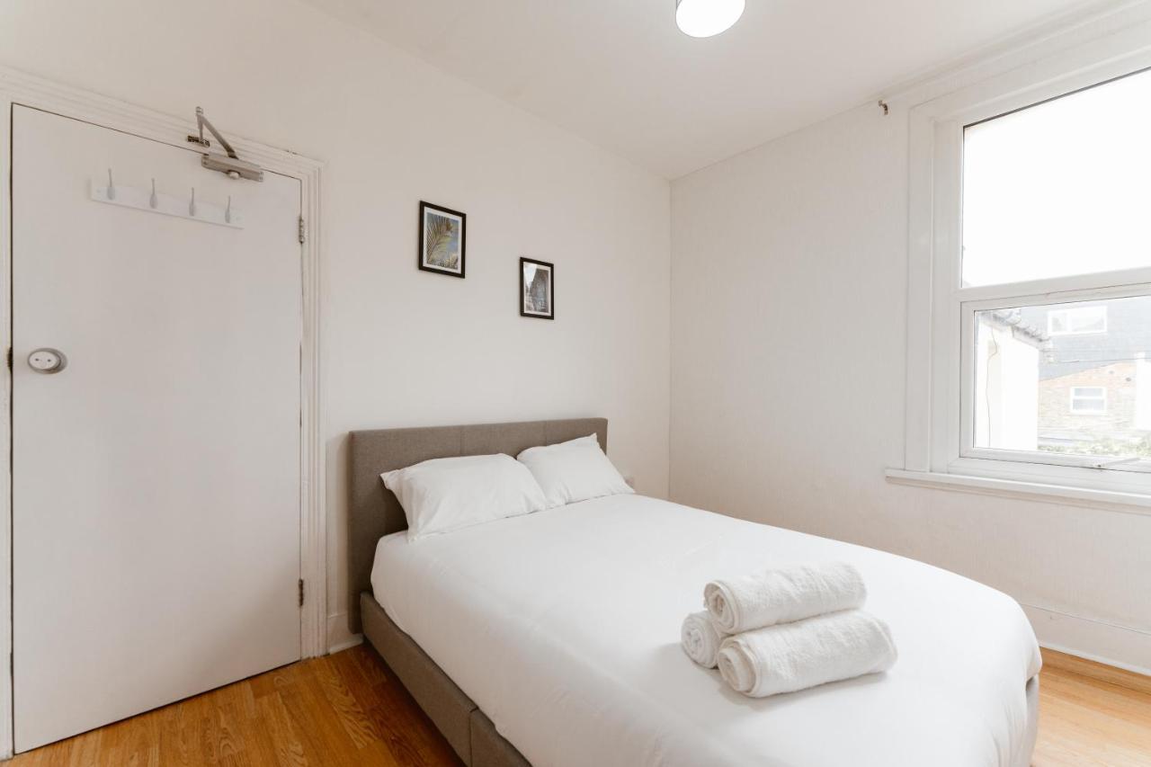 Great Rooms In Plaistow 런던 외부 사진